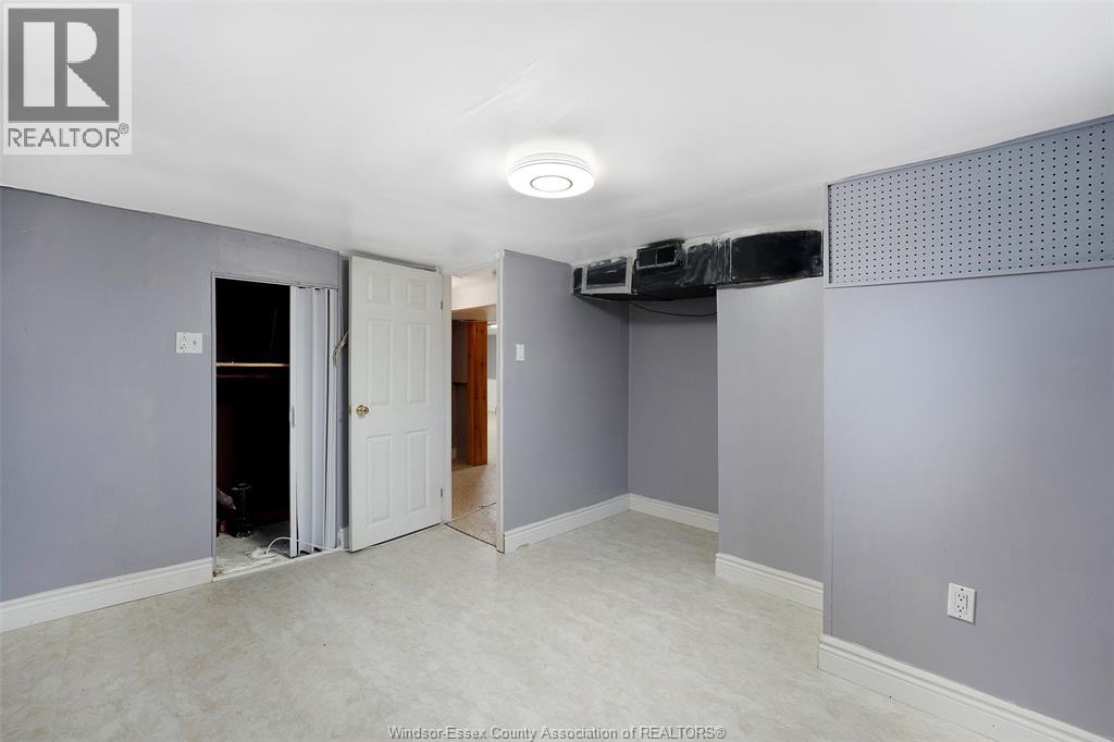 986 Eastlawn Avenue Property Photo 12