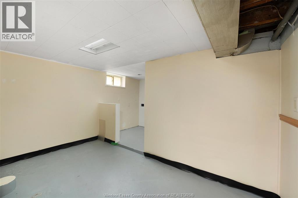 986 Eastlawn Avenue Property Photo 18
