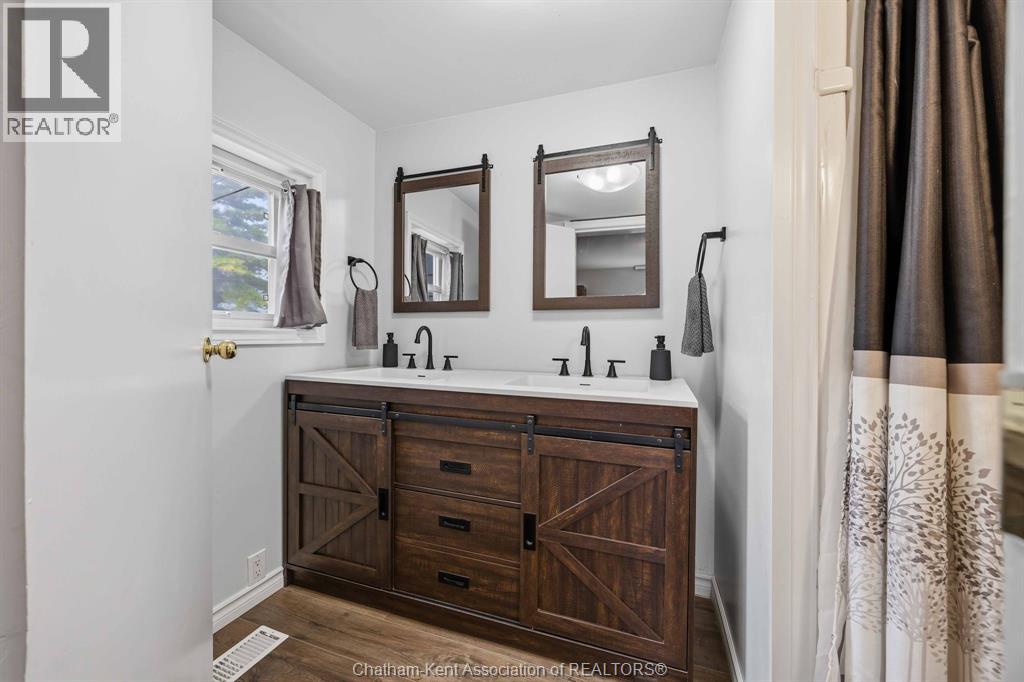 535 Richmond Street Property Photo 27