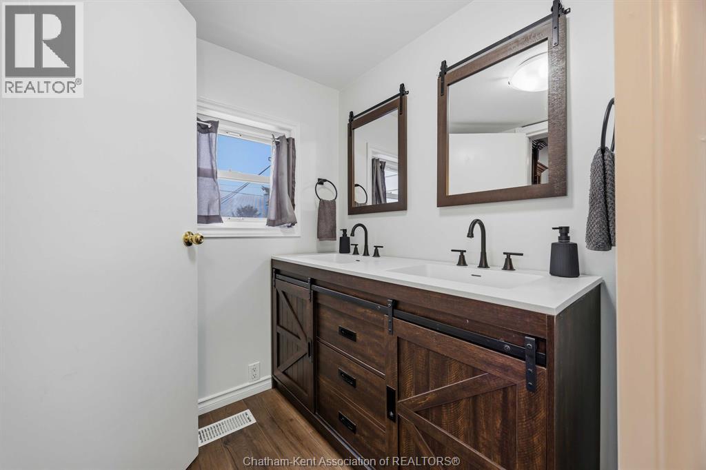 535 Richmond Street Property Photo 29