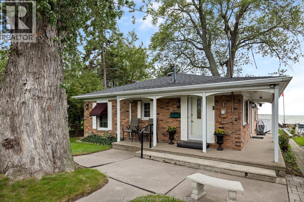 13122 Riverside DRIVE East Property Photo 1