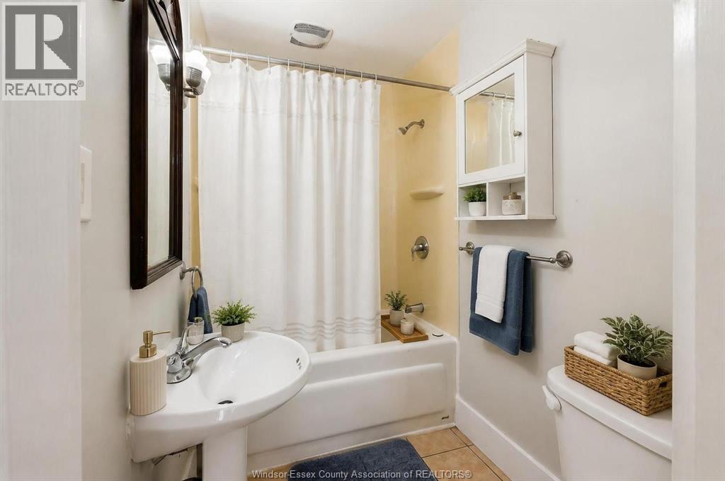 1054 Josephine Property Photo 16