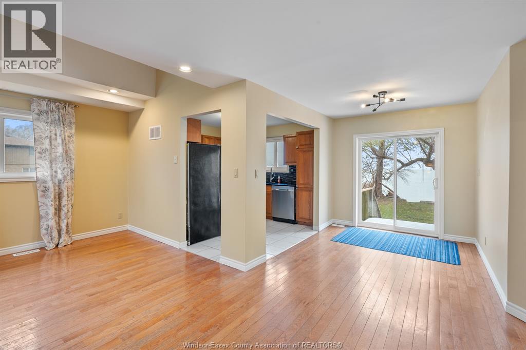 5530 St. Clair Property Photo 7