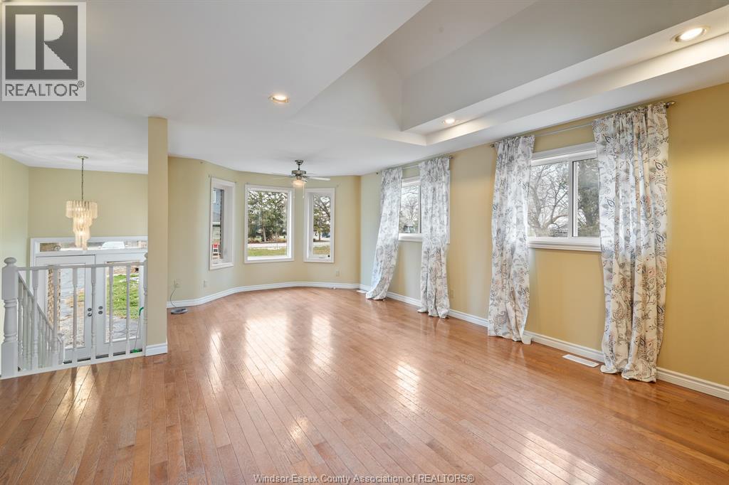 5530 St. Clair Property Photo 10
