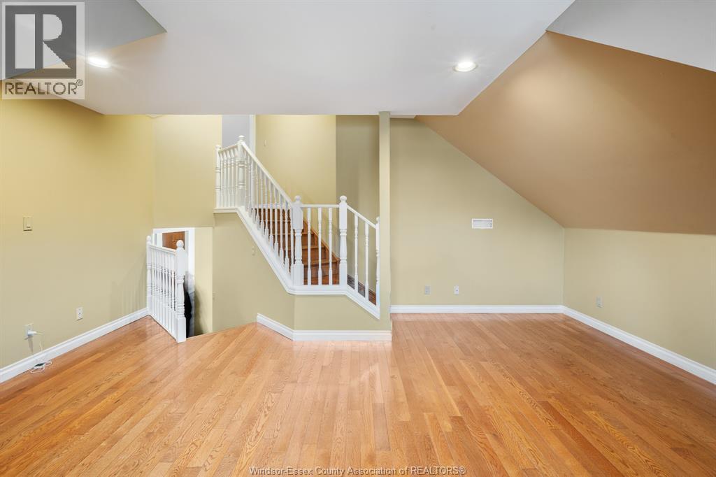 5530 St. Clair Property Photo 14