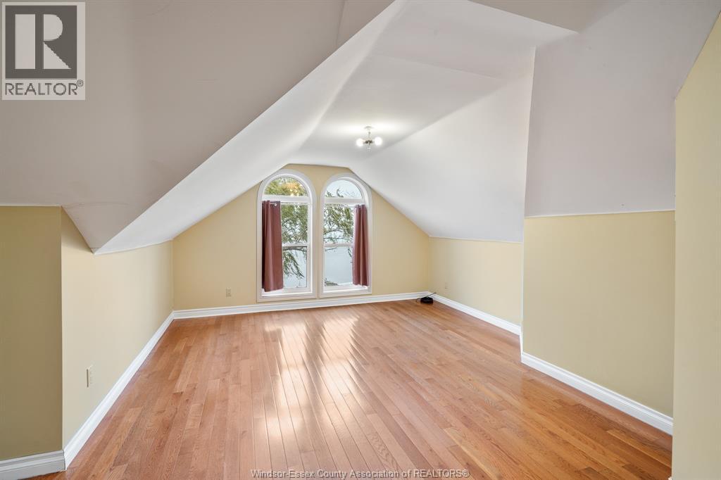 5530 St. Clair Property Photo 17