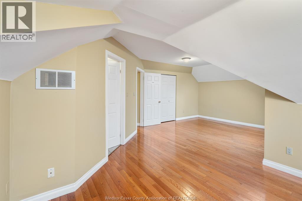 5530 St. Clair Property Photo 18