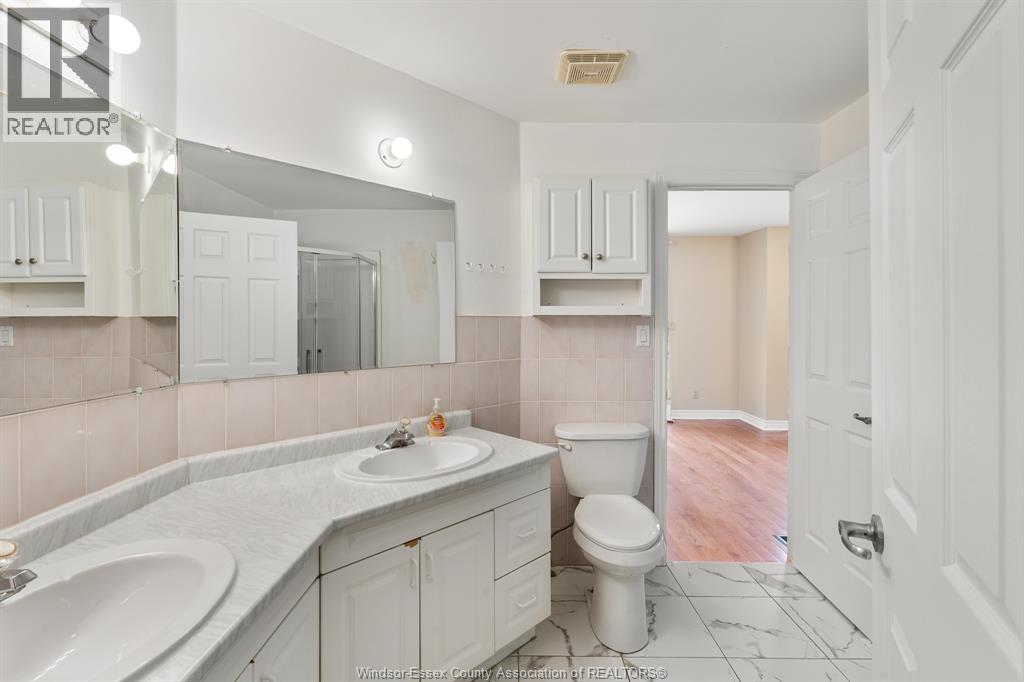 5530 St. Clair Property Photo 23