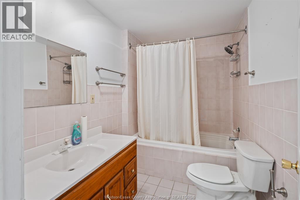 5530 St. Clair Property Photo 28