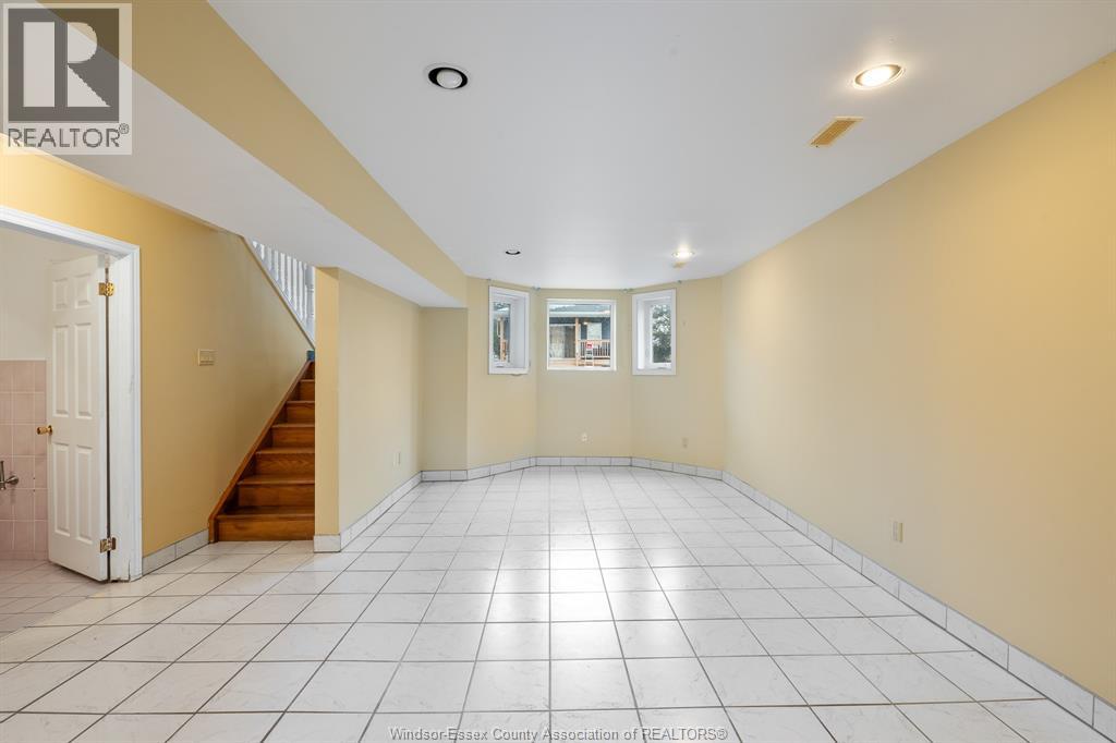 5530 St. Clair Property Photo 30