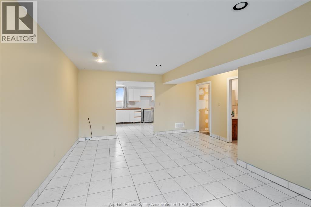 5530 St. Clair Property Photo 31