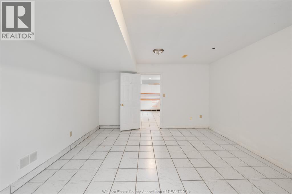 5530 St. Clair Property Photo 35