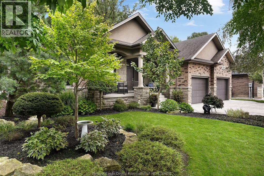 2216 Roxborough Property Photo 3