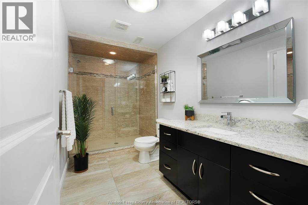 2216 Roxborough Property Photo 46