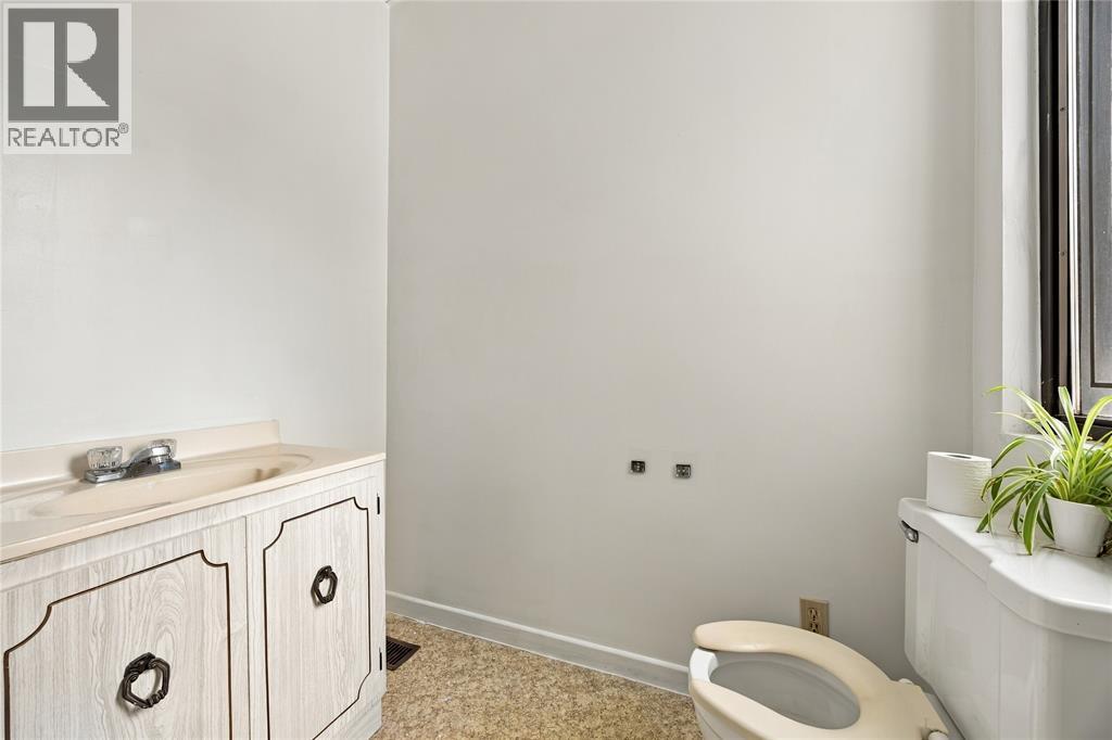 148 Vidal Street North Property Photo 31