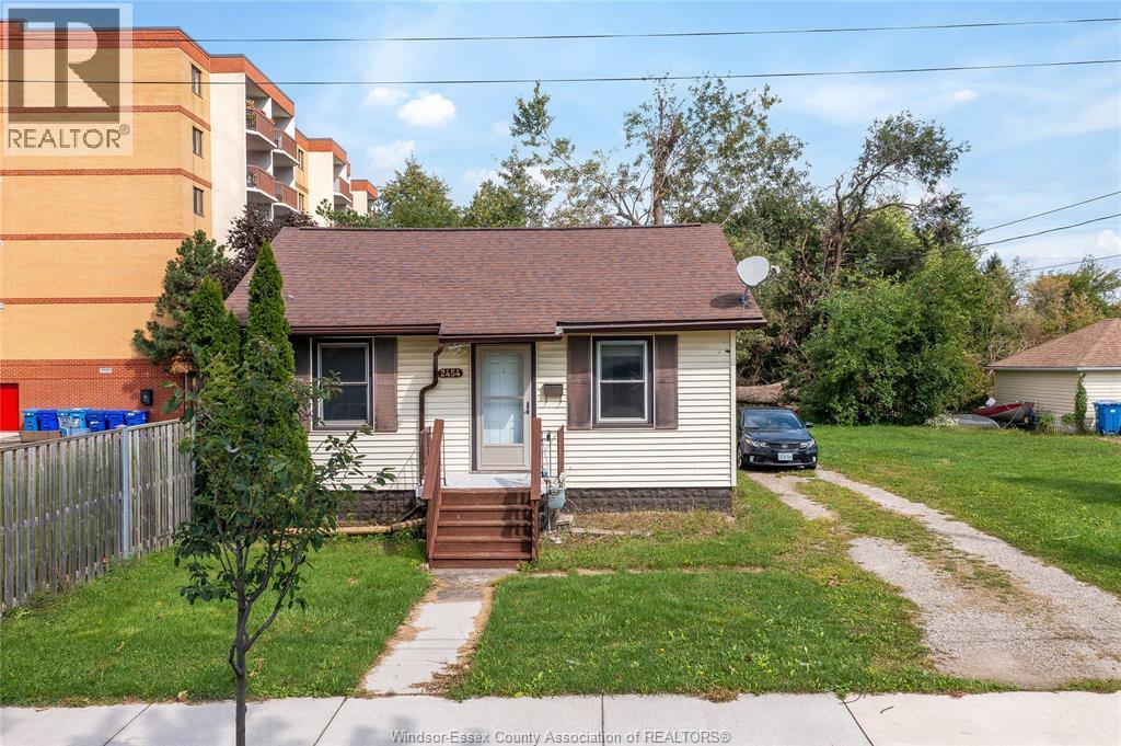 2454 JOS ST. LOUIS AVENUE Property Photo 1
