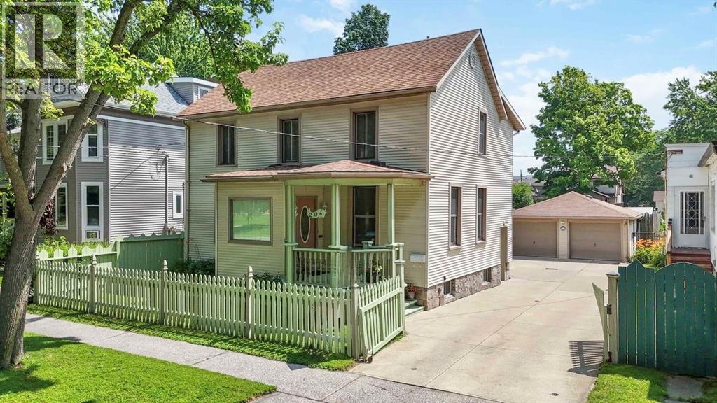 204 VIDAL STREET South Property Photo 1