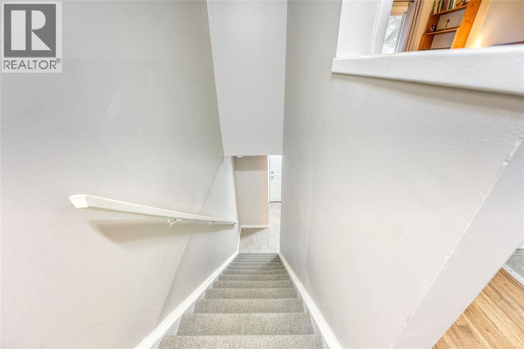 243 Hampton Avenue Unit# 13 Property Photo 13