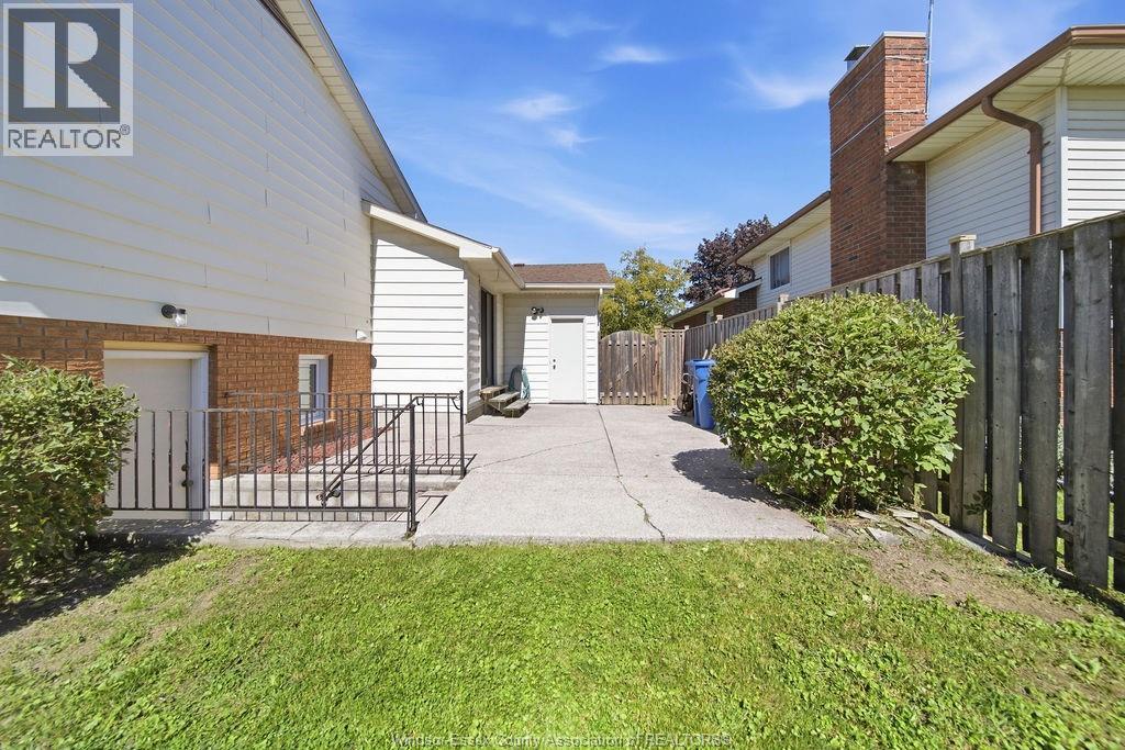 12091 Oliver Property Photo 46