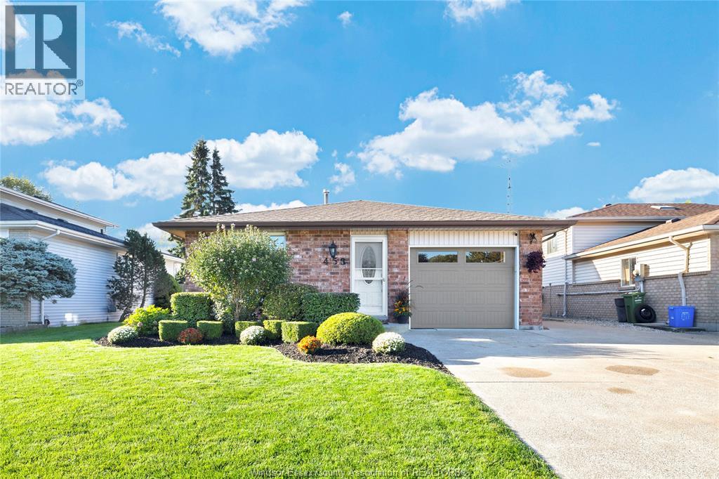 458 Desjardins Crescent Property Photo