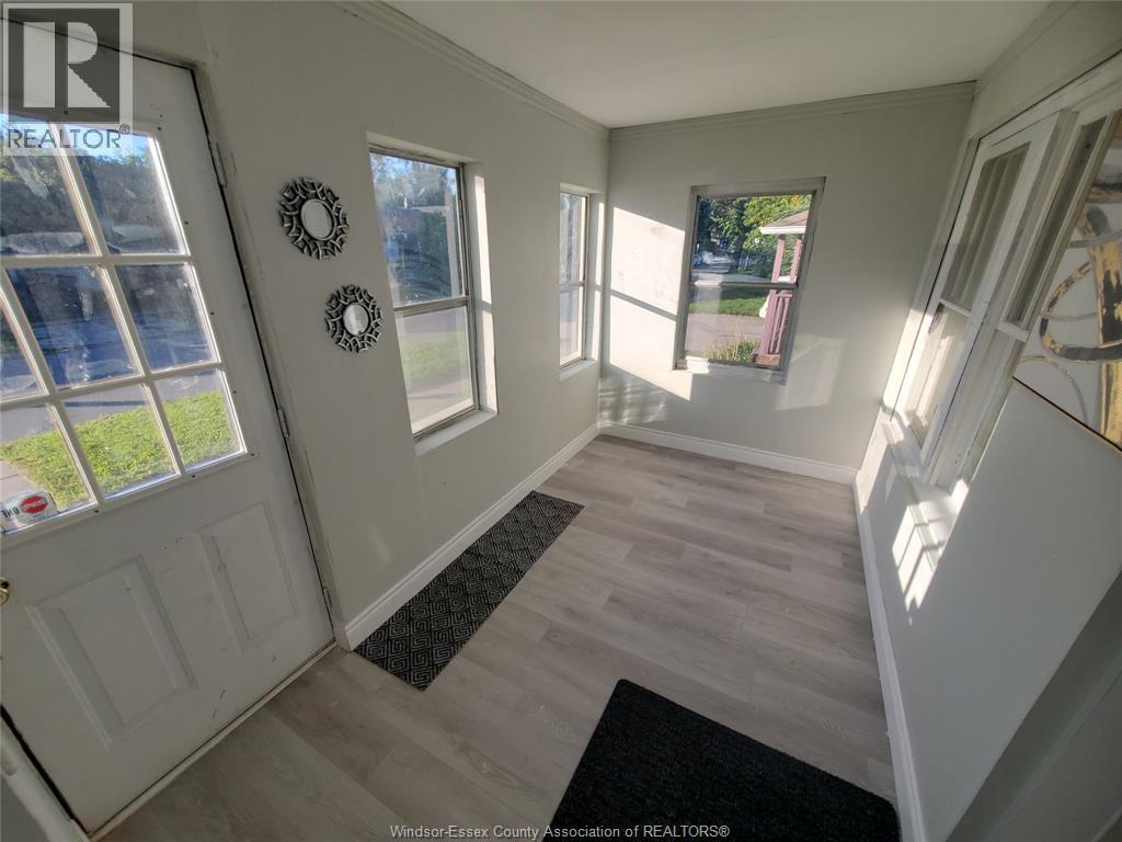 3587 Bloomfield Property Photo 6