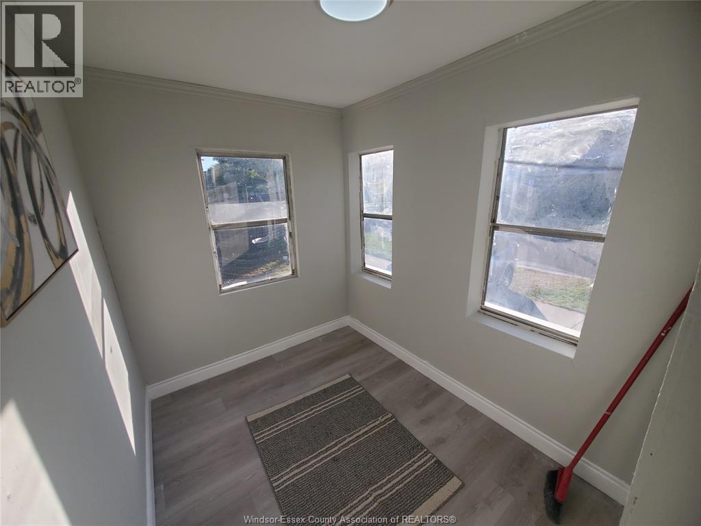 3587 Bloomfield Property Photo 8