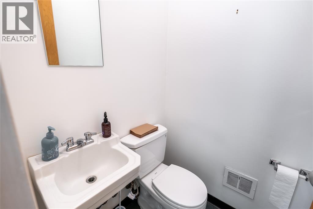 110 Mitton Street South Property Photo 29
