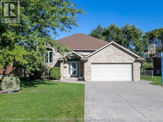 2520 Le Boeuf Property Photo 3
