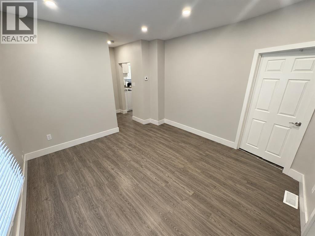 404 Russell Street South Property Photo 8
