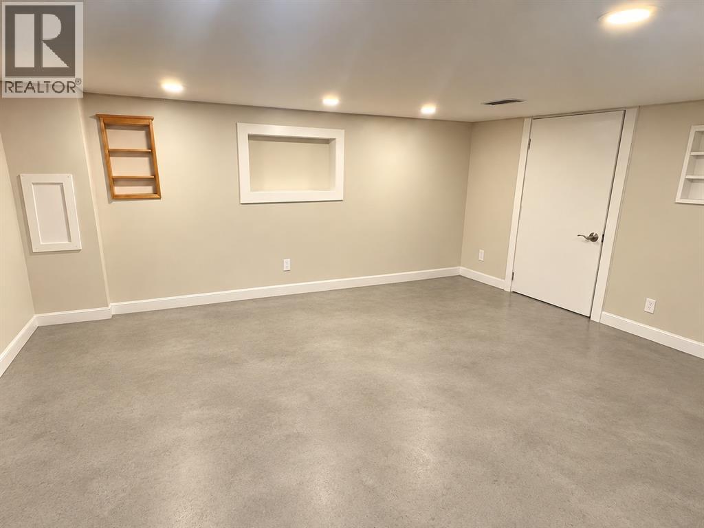 404 Russell Street South Property Photo 10