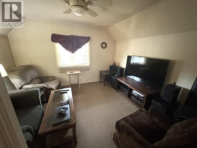 404 Russell Street South Property Photo 15