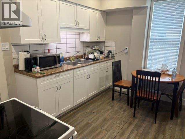 404 Russell Street South Property Photo 20