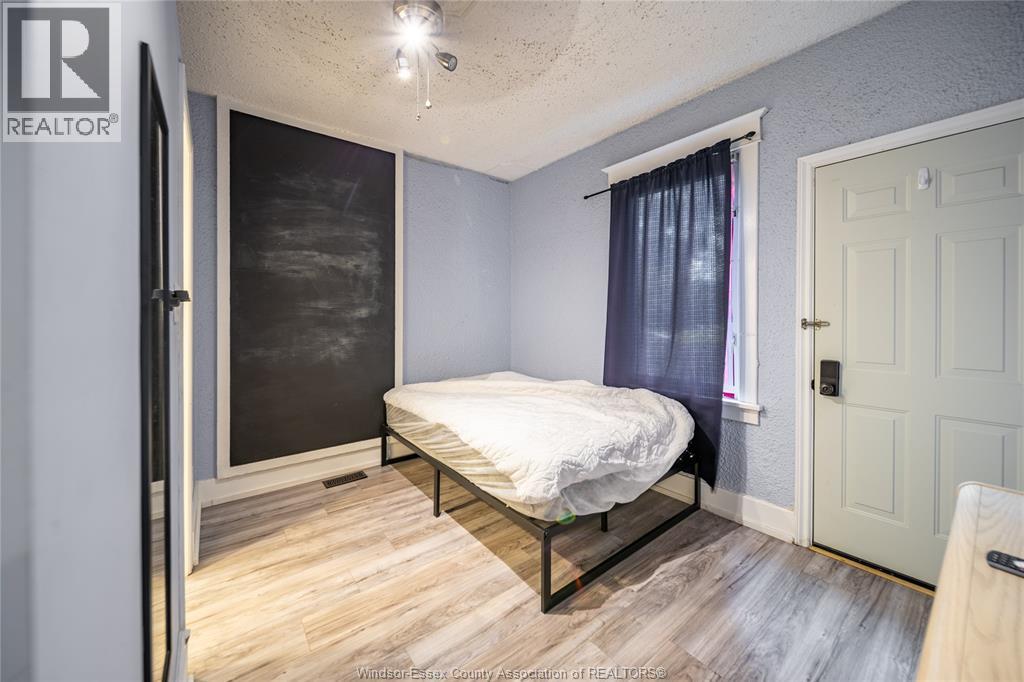 475 Mckay Avenue Property Photo 4