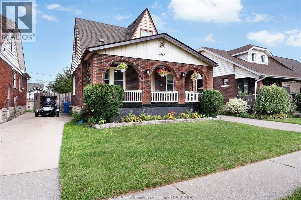2322 Byng Road Property Photo 3