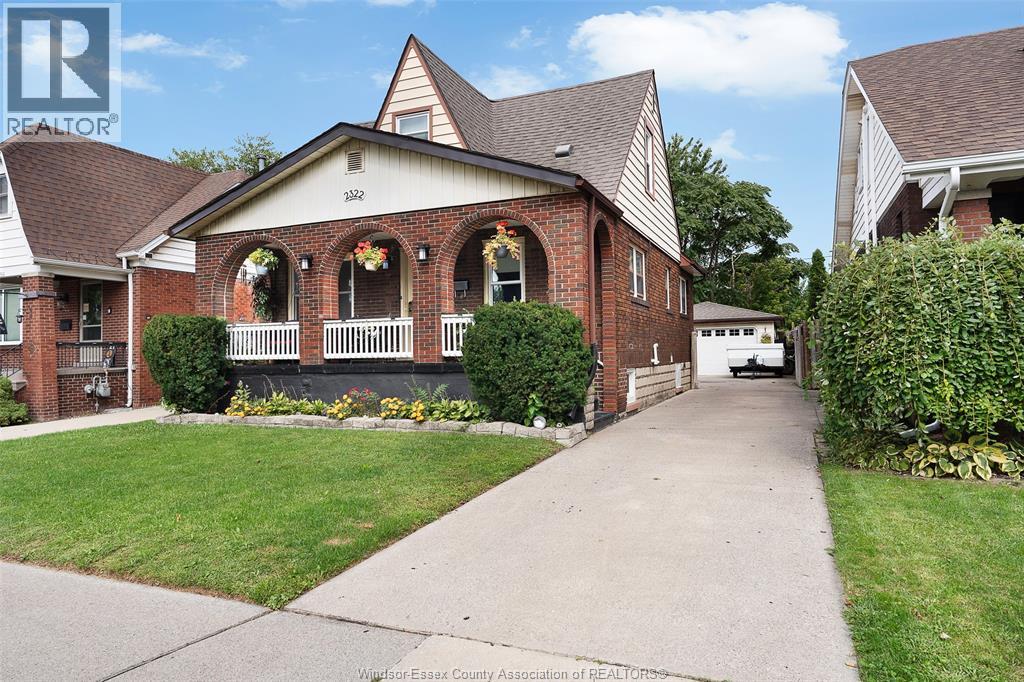 2322 Byng Road Property Photo 4