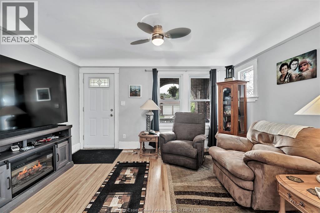 2322 Byng Road Property Photo 7