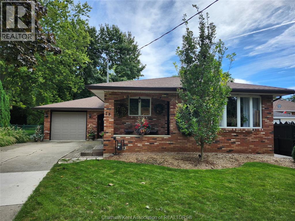 28 Jackson DRIVE Property Photo 1