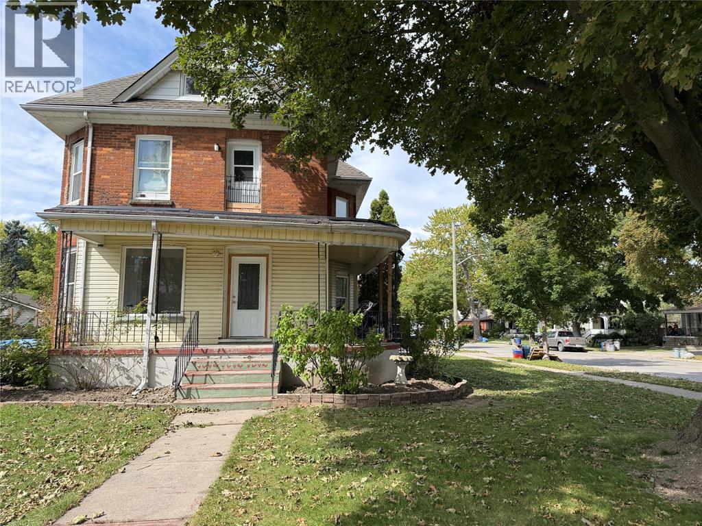 279 MITTON STREET South Property Photo 1
