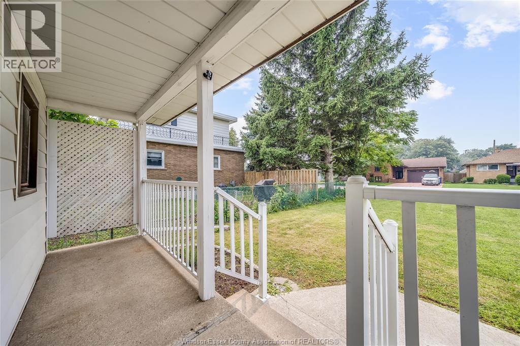 2628 Meighen Road Property Photo 2