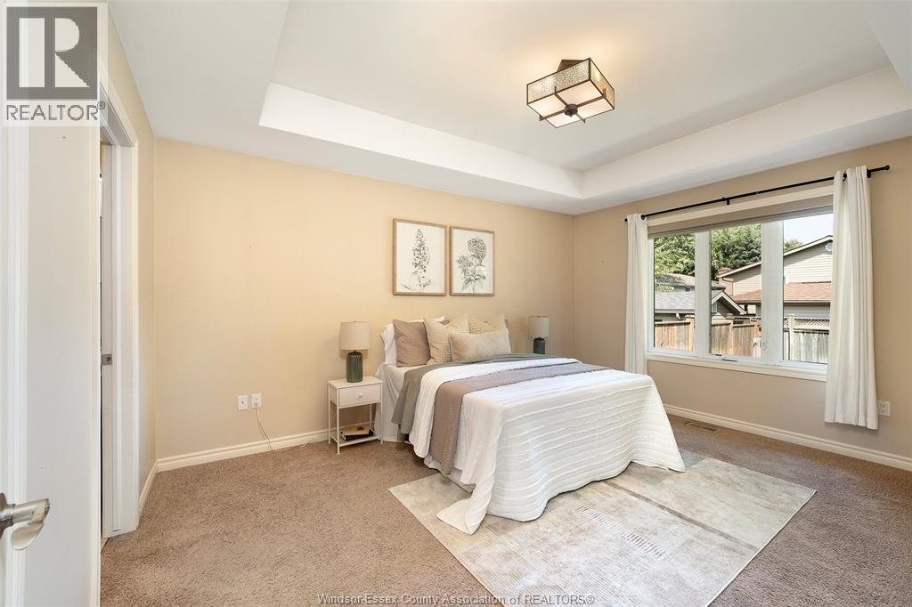 11892 Boulder Crescent Property Photo 13