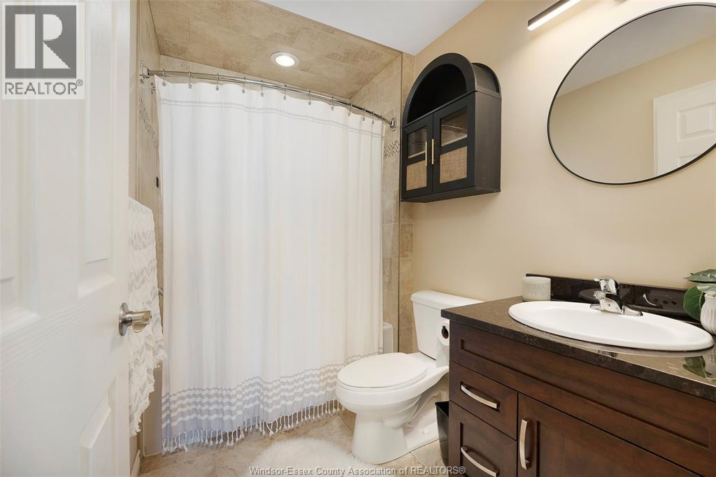 11892 Boulder Crescent Property Photo 15
