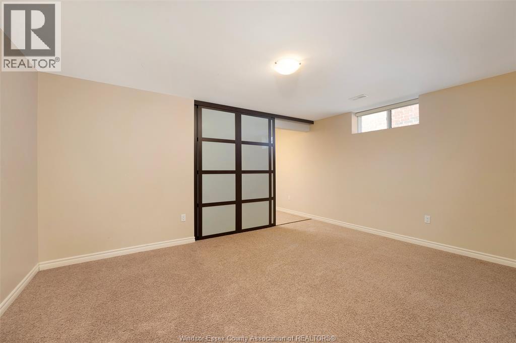 11892 Boulder Crescent Property Photo 22