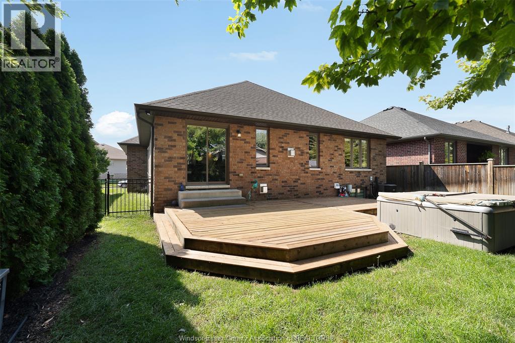 11892 Boulder Crescent Property Photo 24