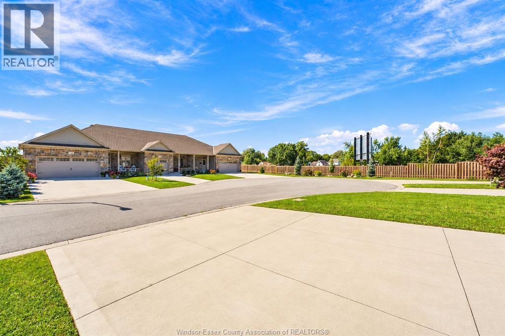 2 Delft Court Property Photo 28