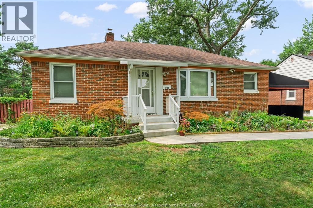 3163 Curry AVENUE Property Photo 1