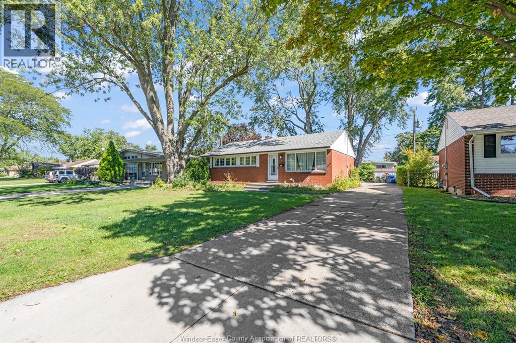 3660 Roxborough Property Photo 2