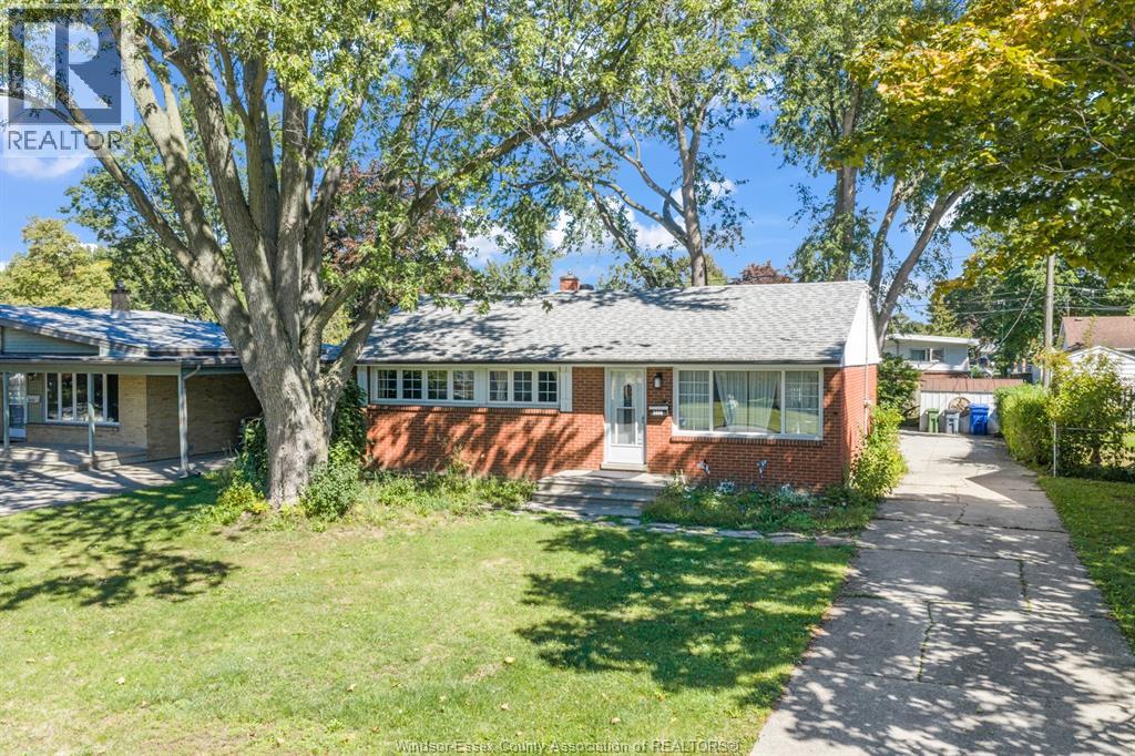 3660 Roxborough Property Photo 4