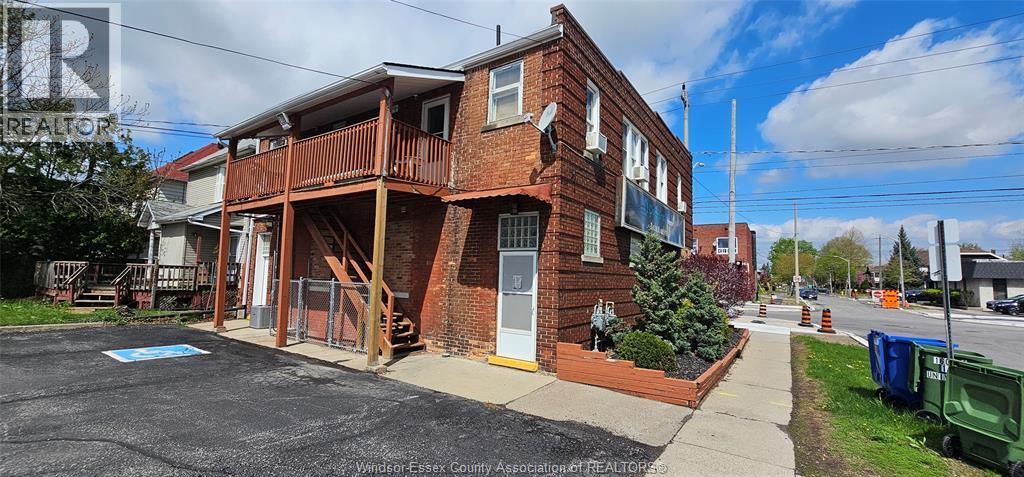 1603-1611 University Avenue West Property Photo 4