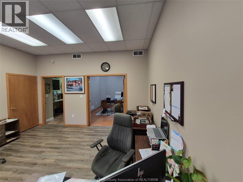 1603-1611 University Avenue West Property Photo 9