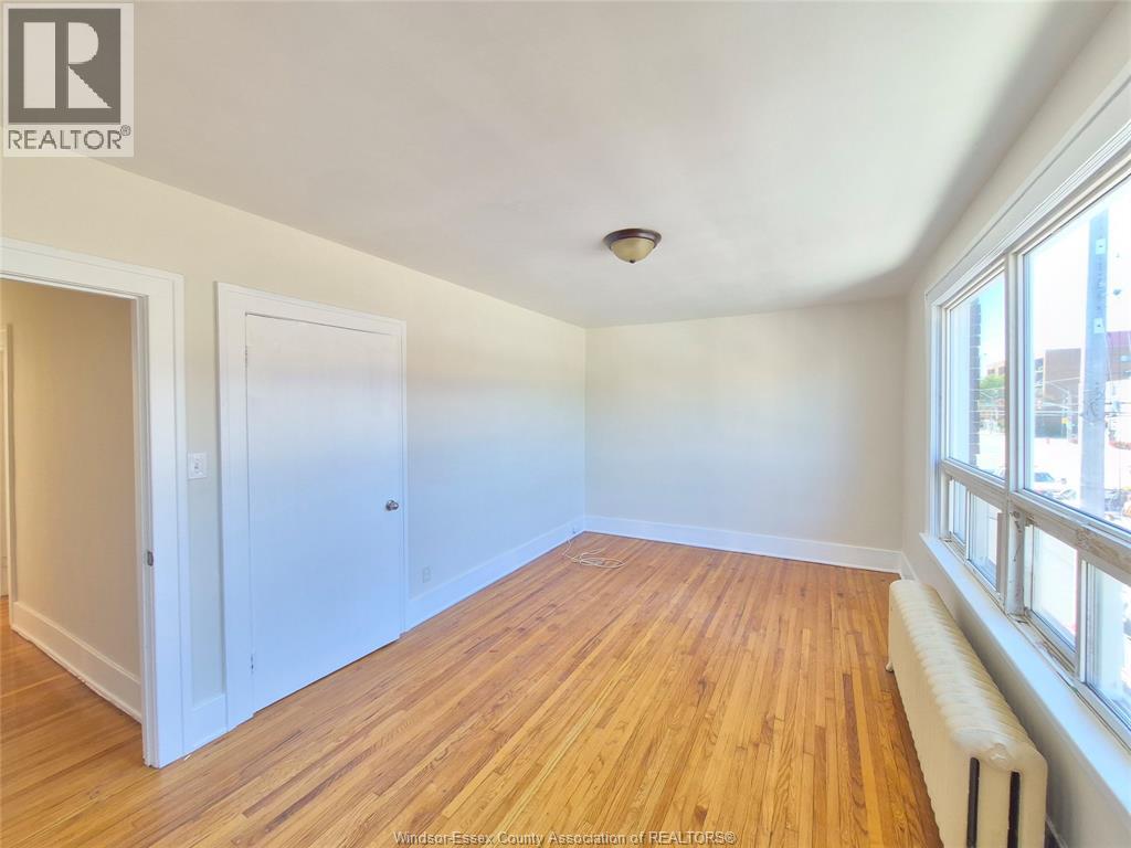 1603-1611 University Avenue West Property Photo 14